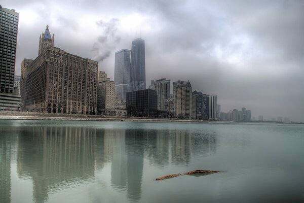 Der Lake Michigan ist mit Nebel bedeckt