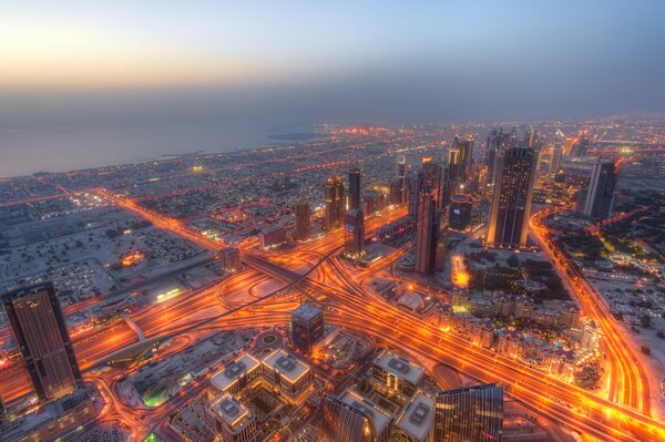 Dubaï est belle la nuit