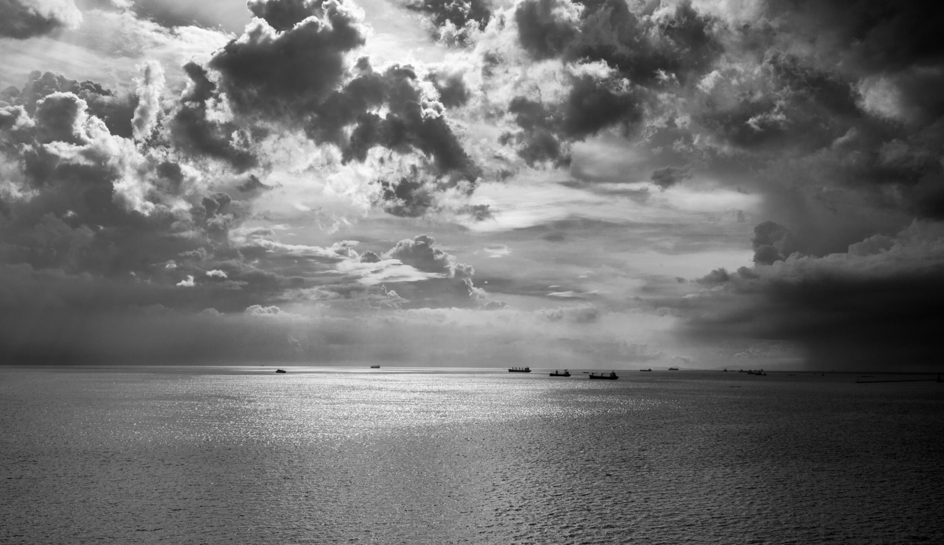 mer baie noir et blanc manille