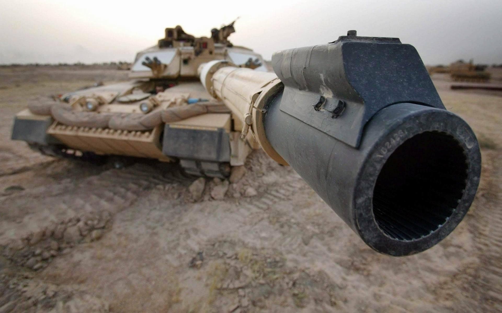 sable traces réservoir arme vue technique désert tir
