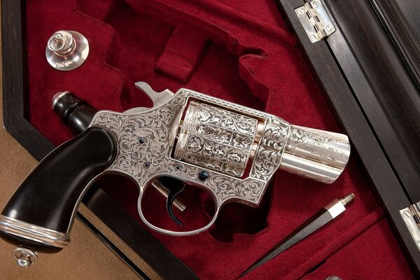 Beautiful pistol with patterns and engraving