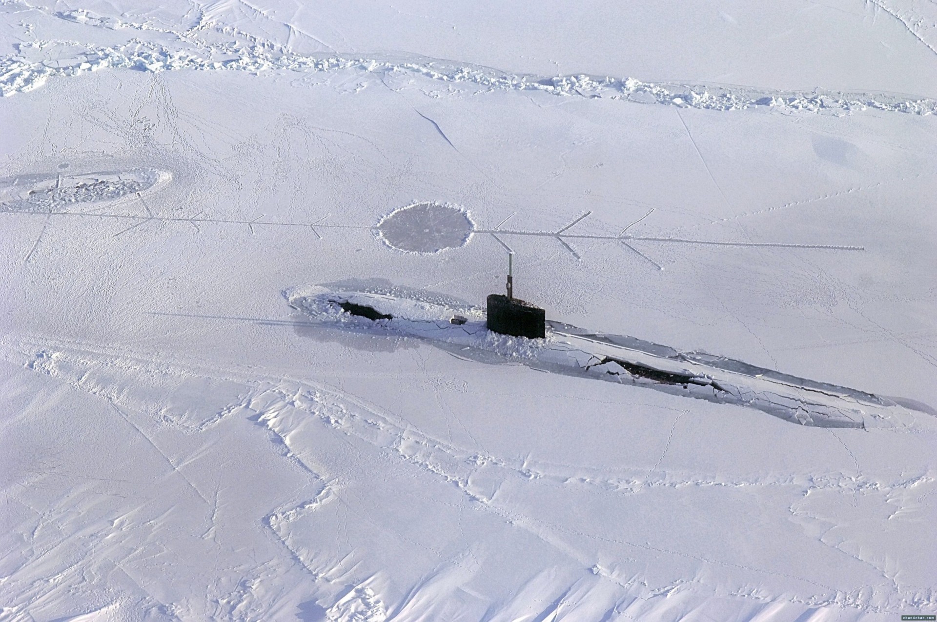 submarino nieve ártico submarino hielo