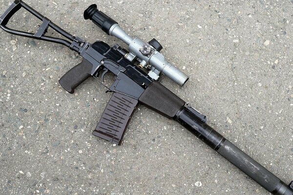 Fusil Val se trouve sur le tarmac