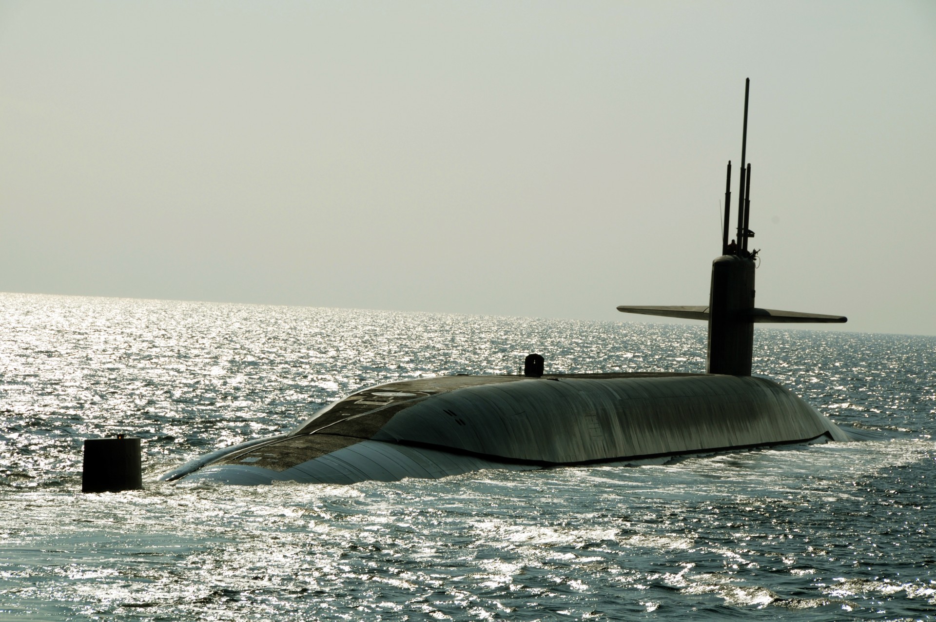 nuclear-powered submarine uss us navy maryland surface course