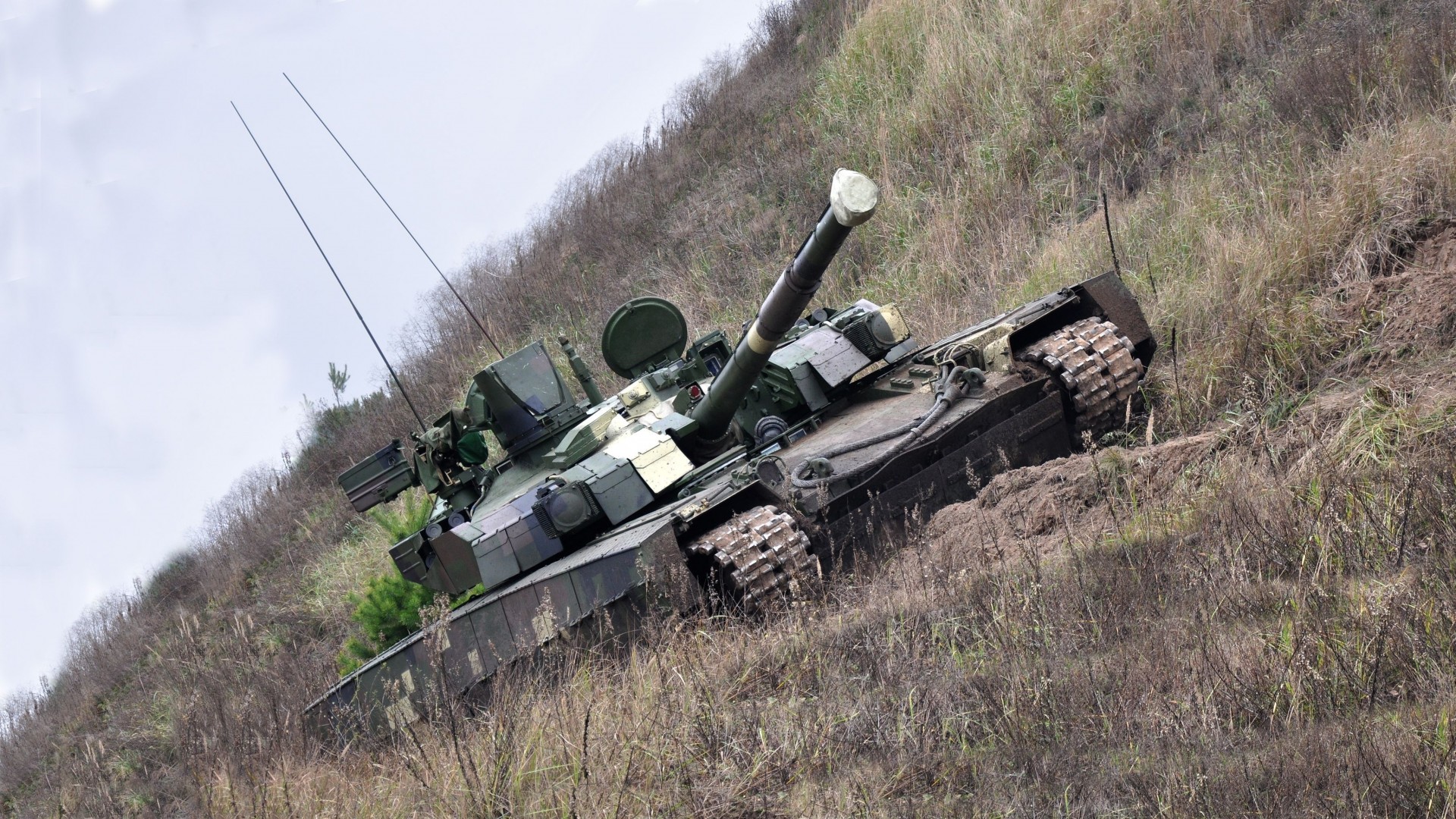 tanque ucrania equipo militar mbt vehículos blindados pt-acs