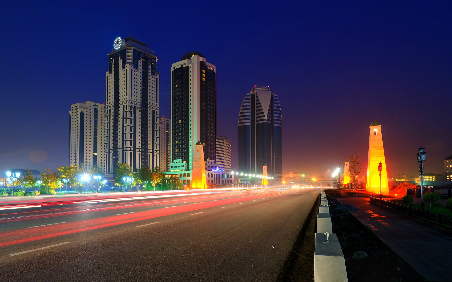 grozny city ciudad grozny rusia chechenia noche carretera