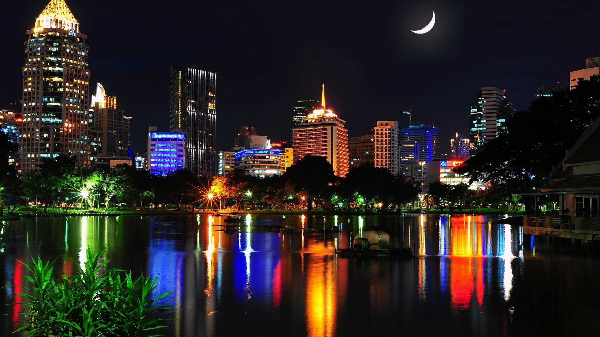 thailand bangkok stadt nacht häuser lichter wasser reflexion monat