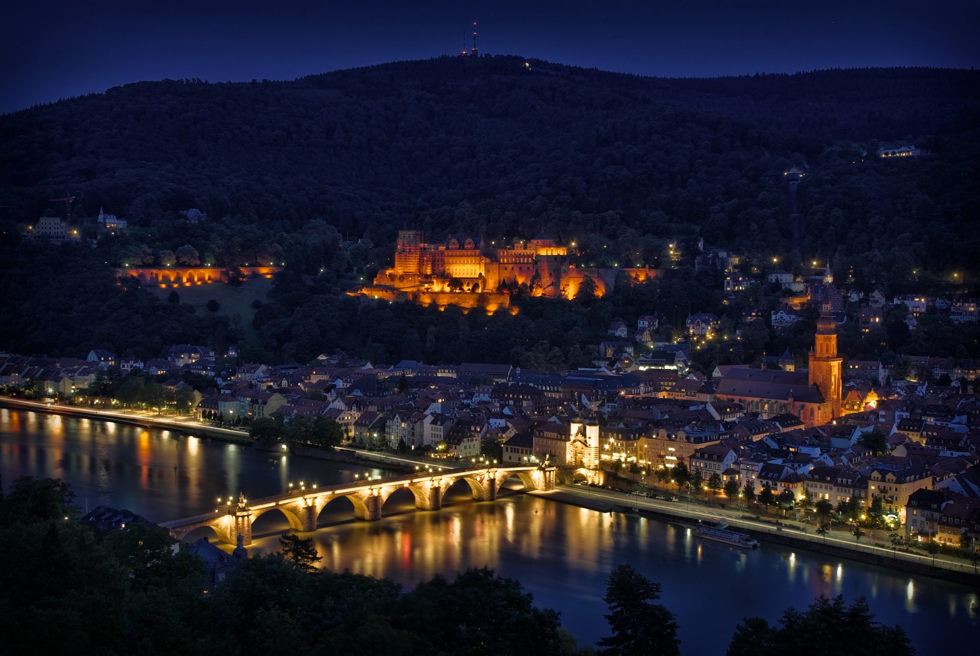 deutschland heidelberg nacht lichter hintergrundbeleuchtung brücke fluss reflexion ansicht höhe panorama