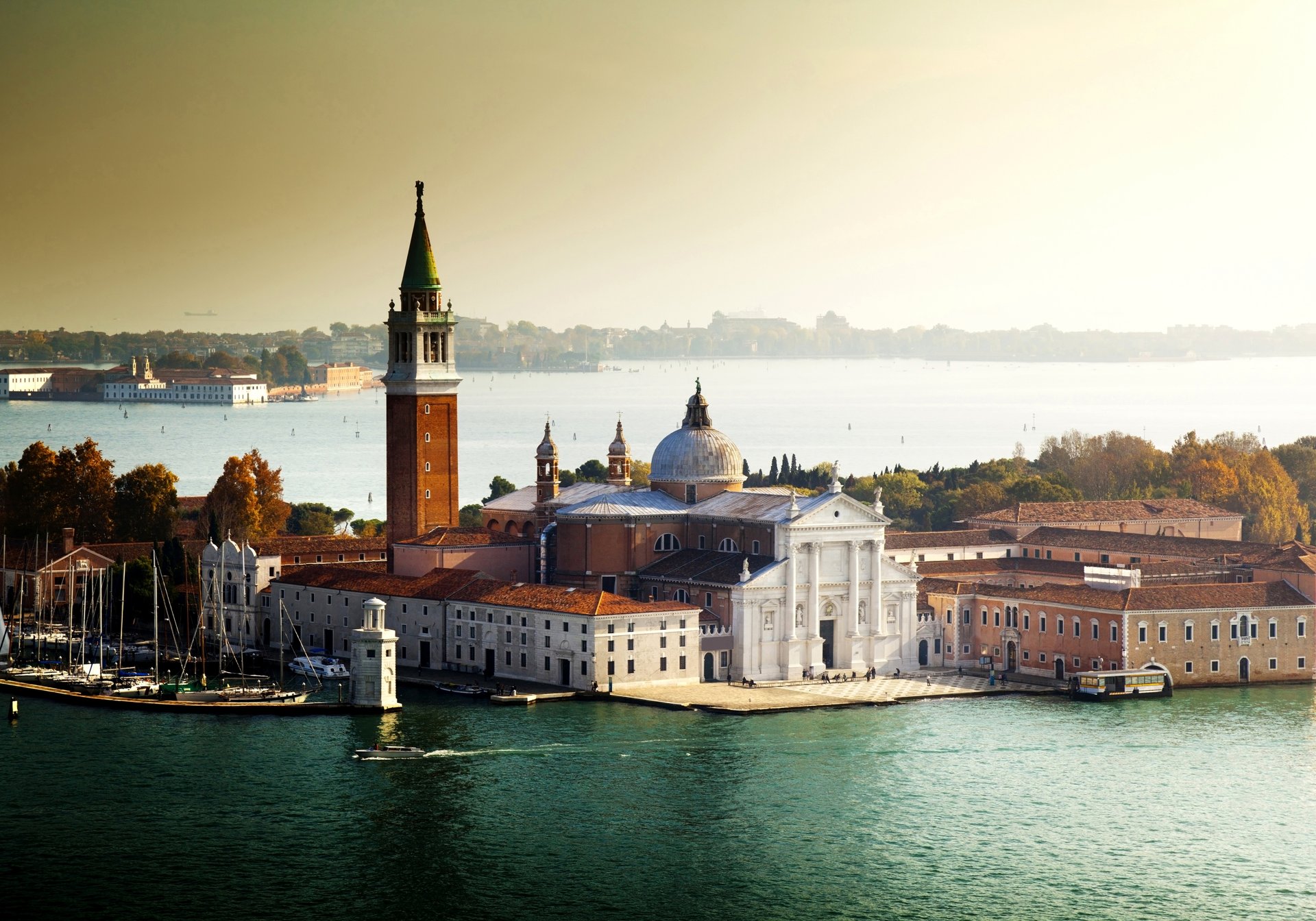 venedig italien stadt wasser architektur meer boote gebäude bäume