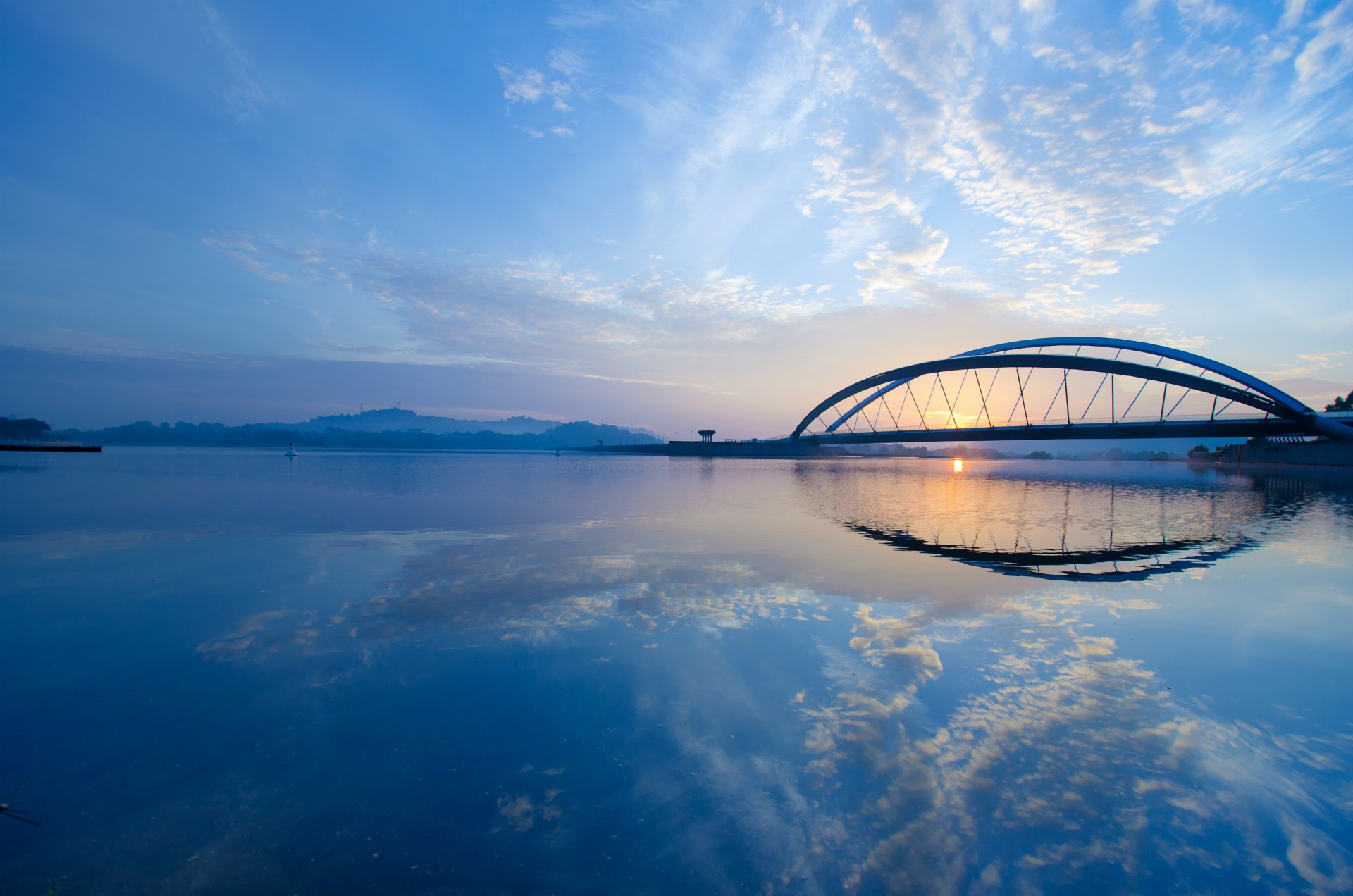 malesia putrajaya città ponte stretto cielo nuvole mattina putrajaya alba mattina