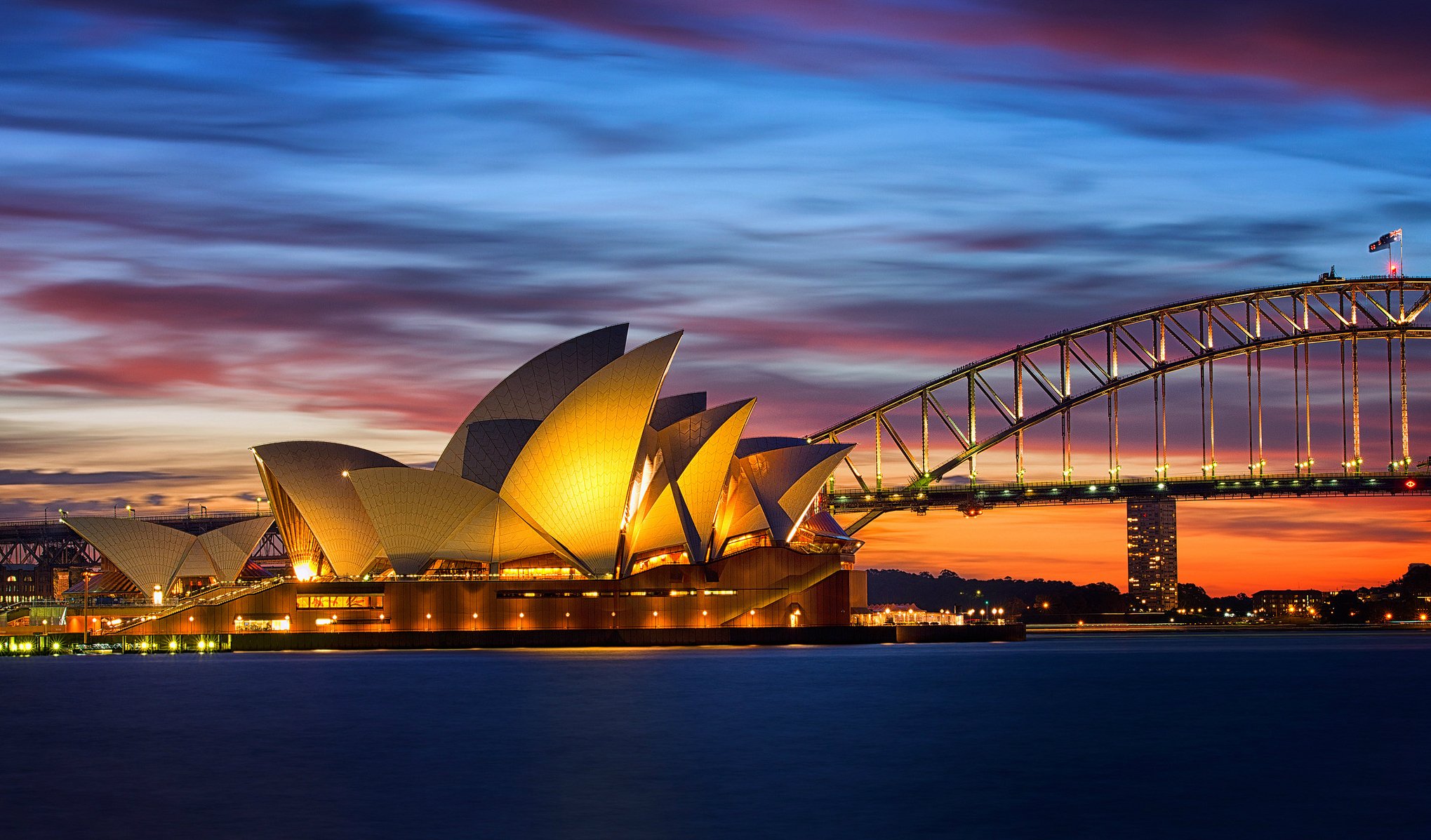 Most australians. Сиднейский оперный театр Австралия. Сиднейский оперный театр Австралия закат. Мост Харбор в Сиднее и опера. Сидней мост и оперный театр.