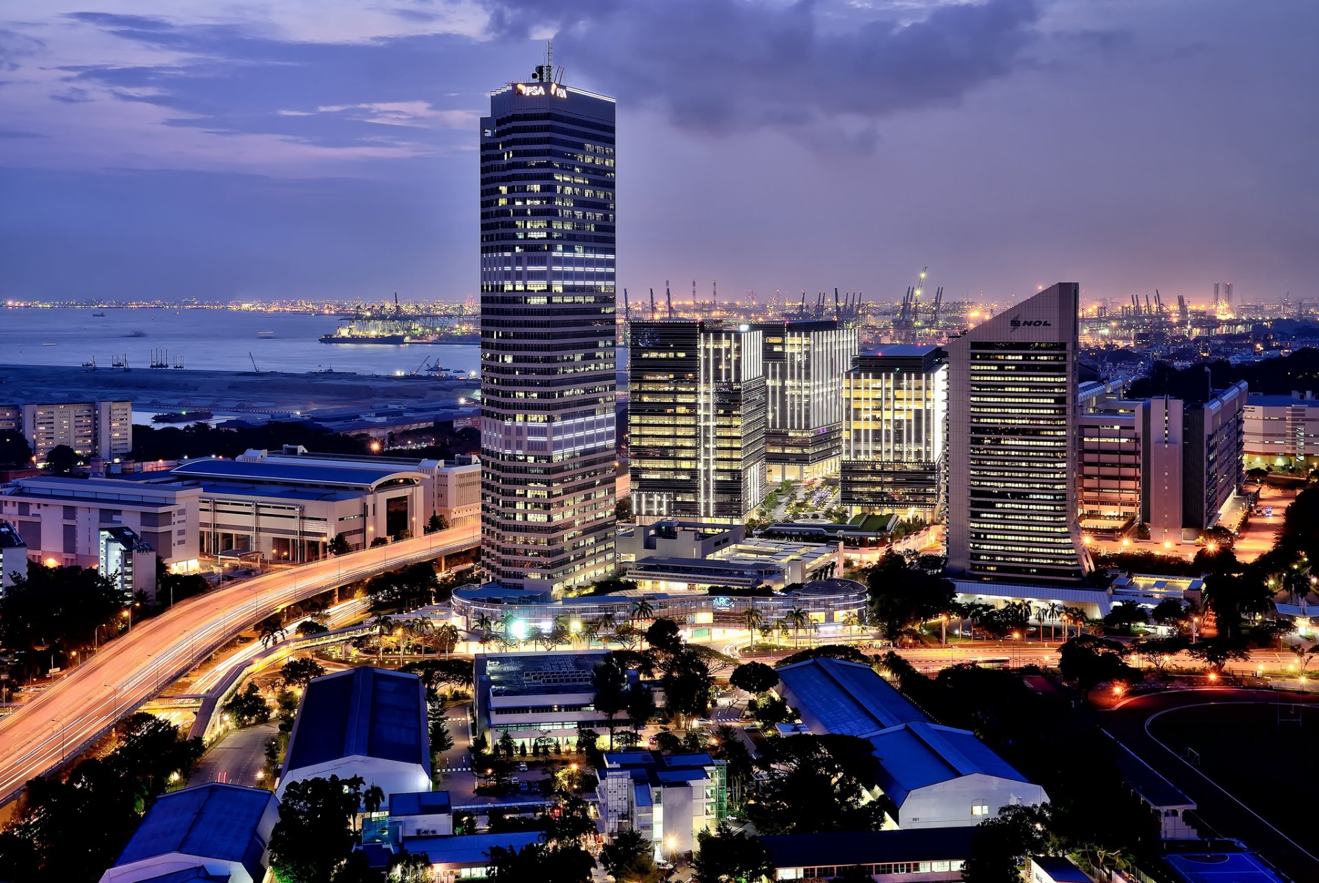 stadt singapur nach sonnenuntergang hafen lichter