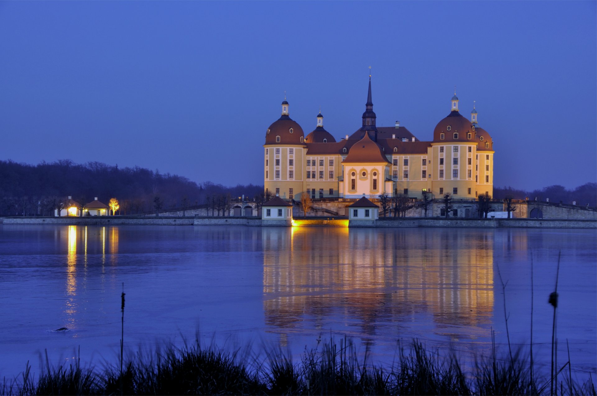 germany saxony moritzburg castle night lights light water reflection