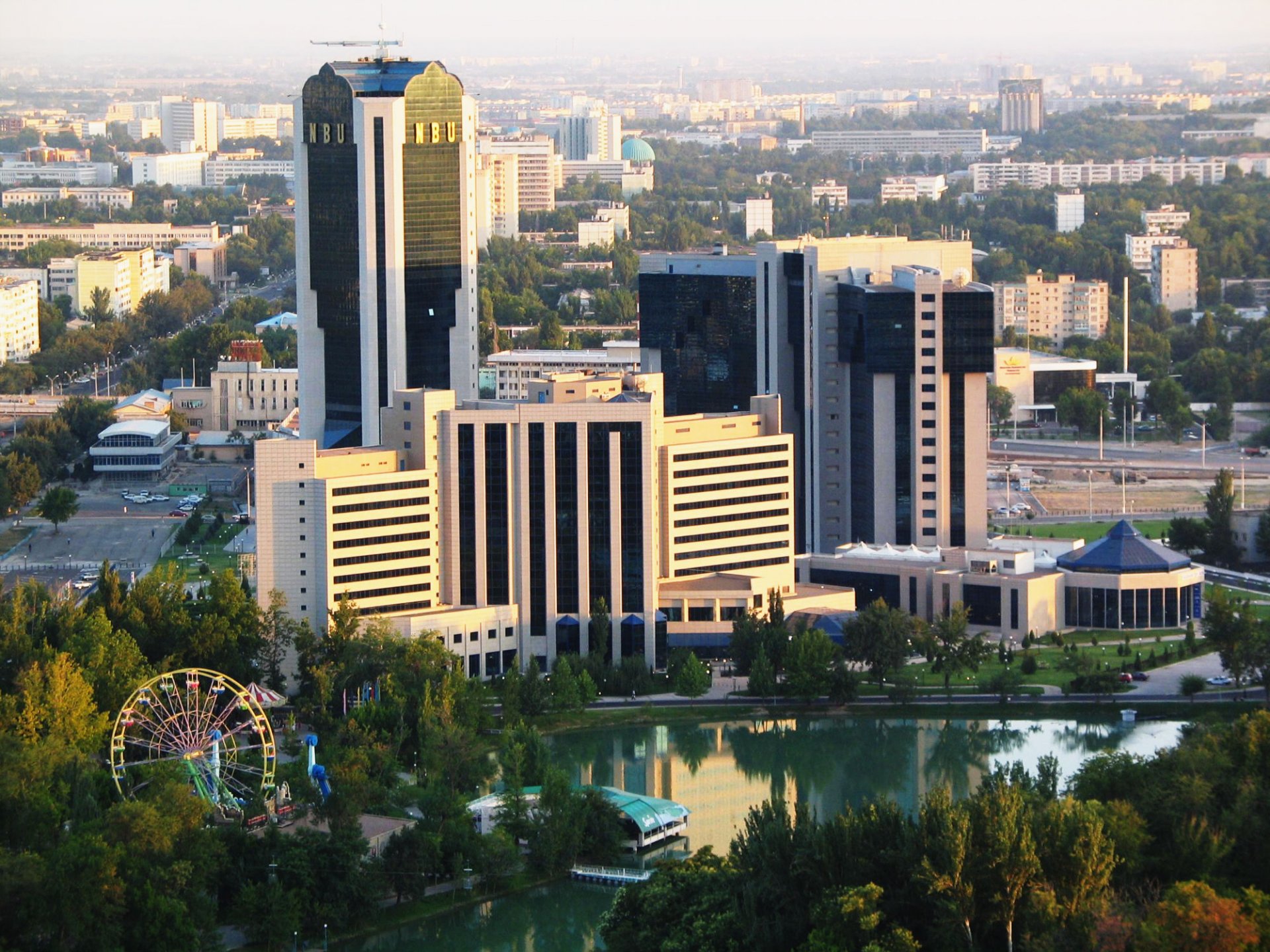 taszkent stolica miasto budynki uzbekistan centrum biznesowe drzewa