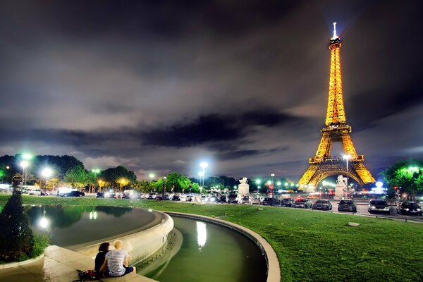 Nacht Paris mit Blick auf den Turm