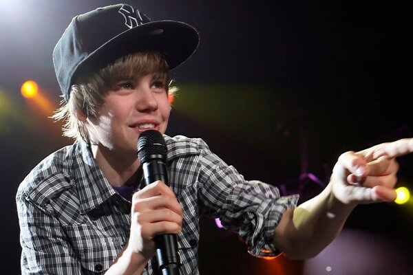 Justin Bieber s concert in his youth