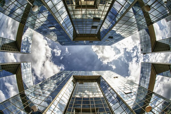 Uno sguardo al cielo. Riflessione delle Nuvole celesti