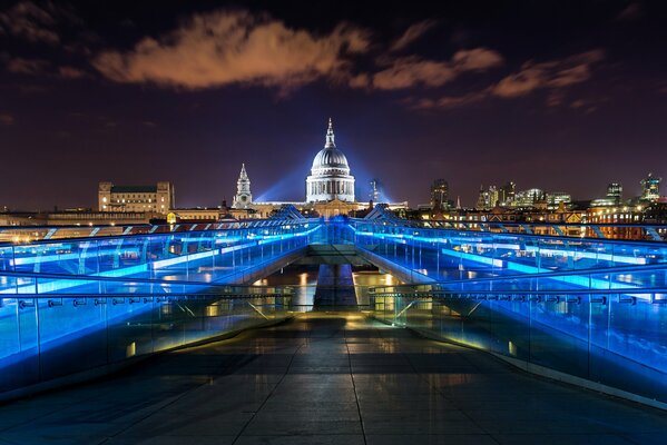 Londra inglese nelle luci della città