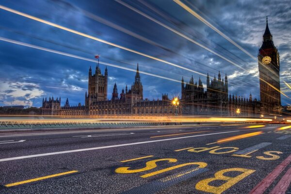 Cielo notturno e strade di Londra