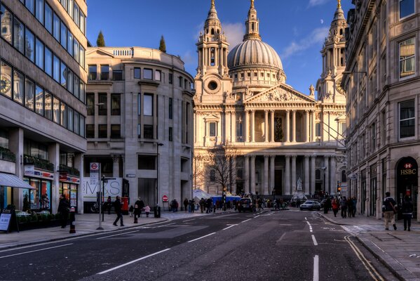 Spring Street in der Nähe der Kathedrale in London