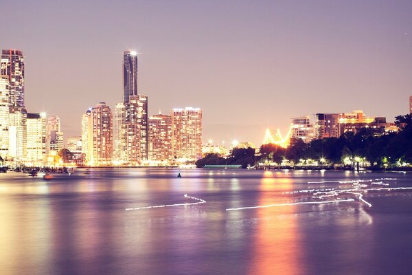 Luces de noche de la gran ciudad