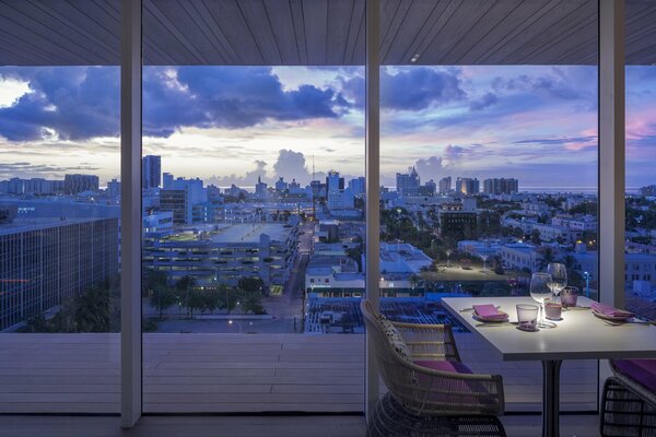 Vue de la ville le soir