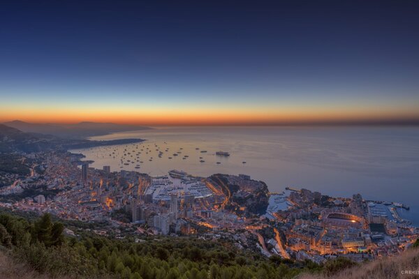 Vista panorámica de la naturaleza en Mónaco