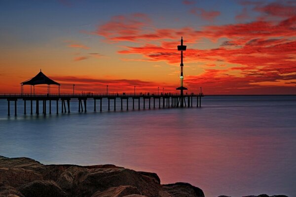 Tramonto magico sul bellissimo mare