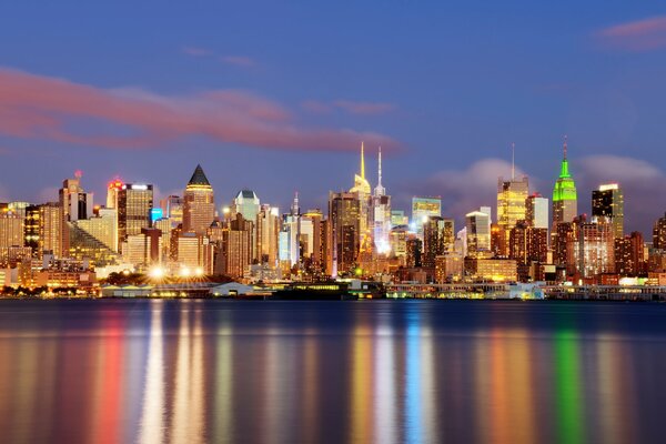 Night New York with a view of the entrance surface