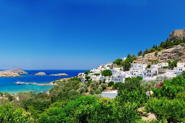 Casas griegas en la costa