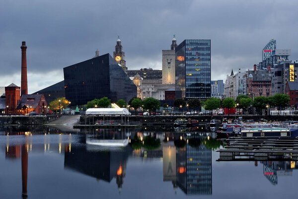 Fond d écran ville du soir Liverpool