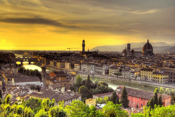 Florence envoûtante à la lumière du coucher du soleil