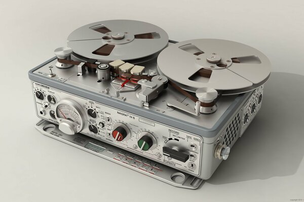 Old-school tape recorder, babine technology