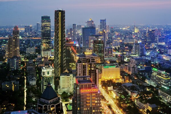 Lichter der Stadt Bangkok bei Nacht