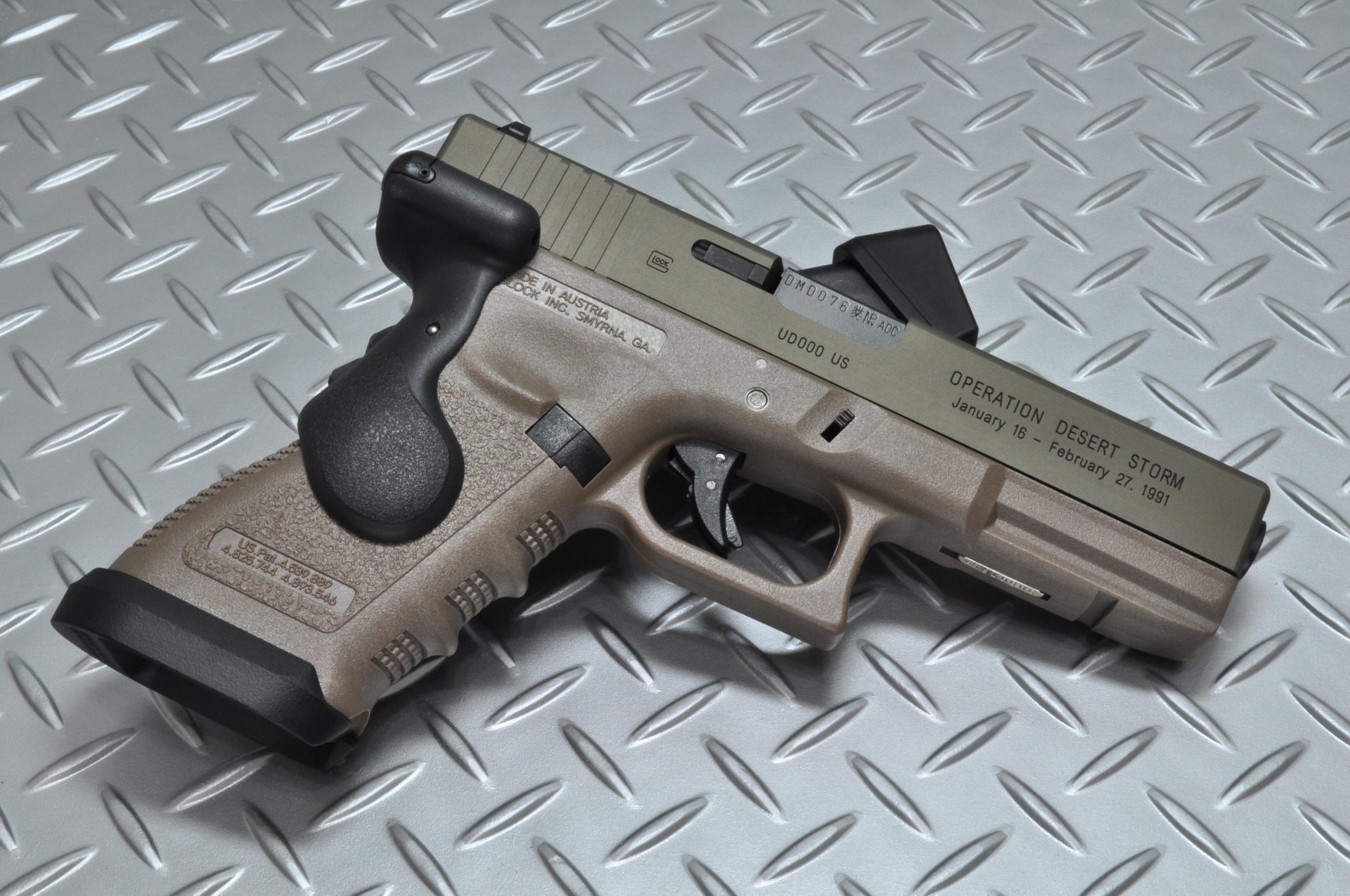 elf-loading weapon year glock