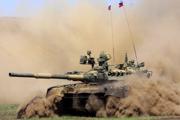A Russian military tank that understands dust on the move