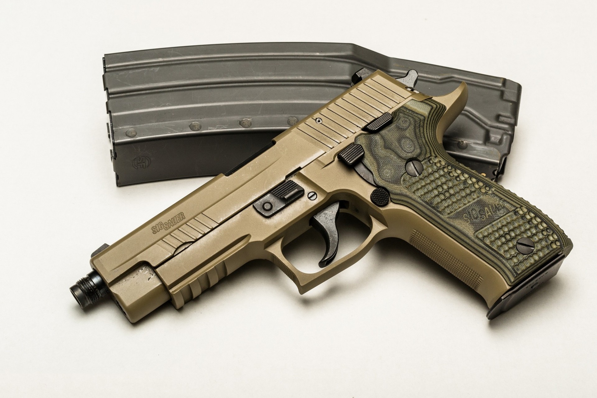 ig-sauer sfondo arma mese p226