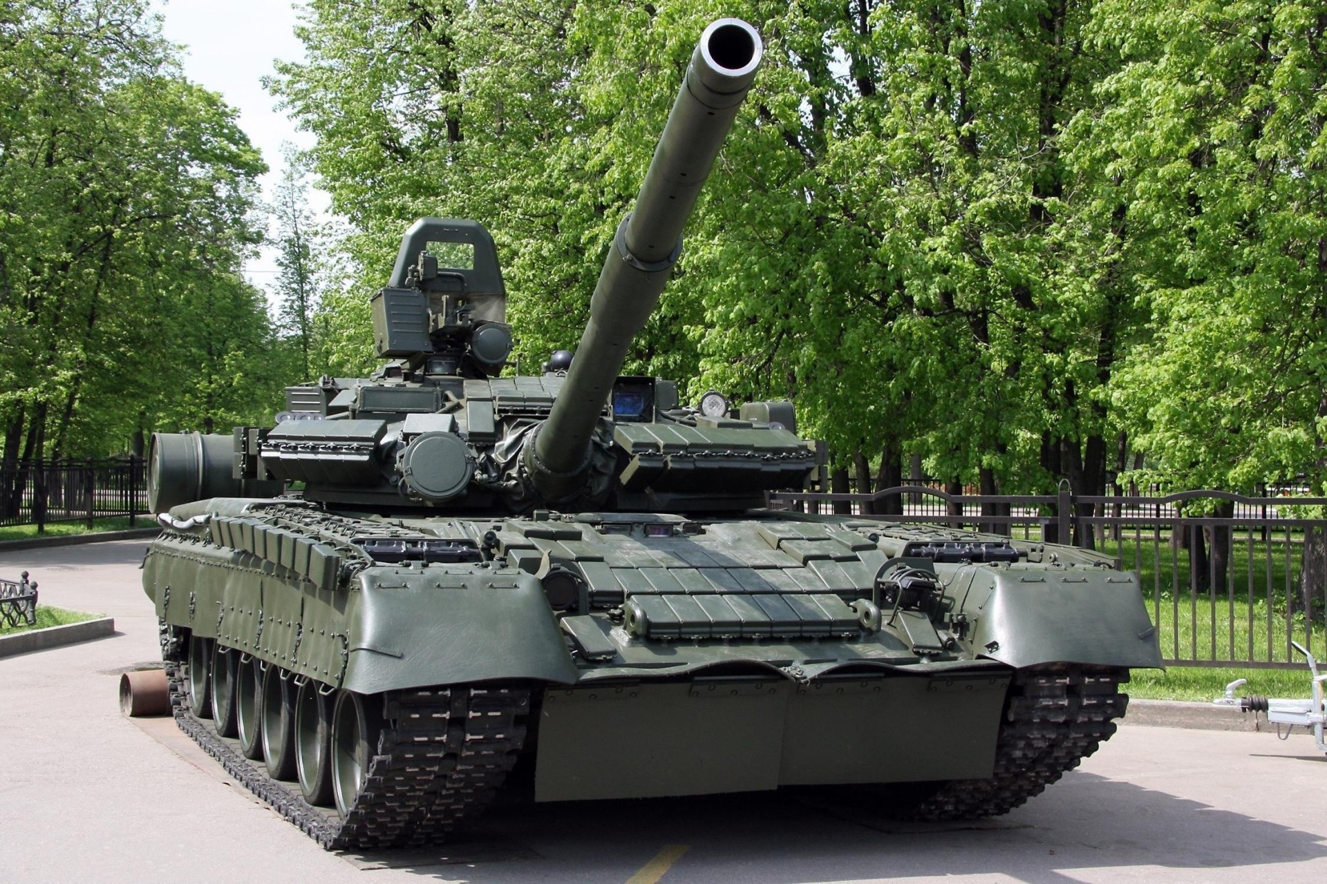 t-80 park shayr-pferd tank raupen