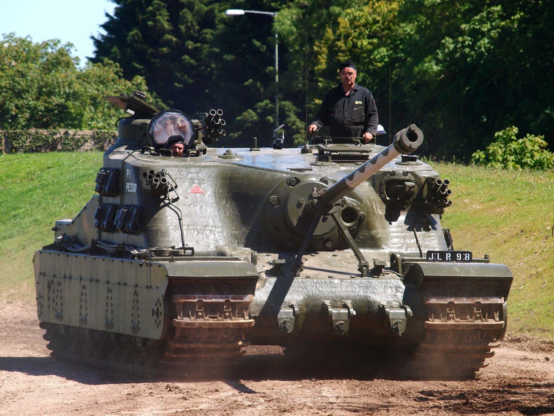 tanque tortuga asalto artillería autopropulsada británico