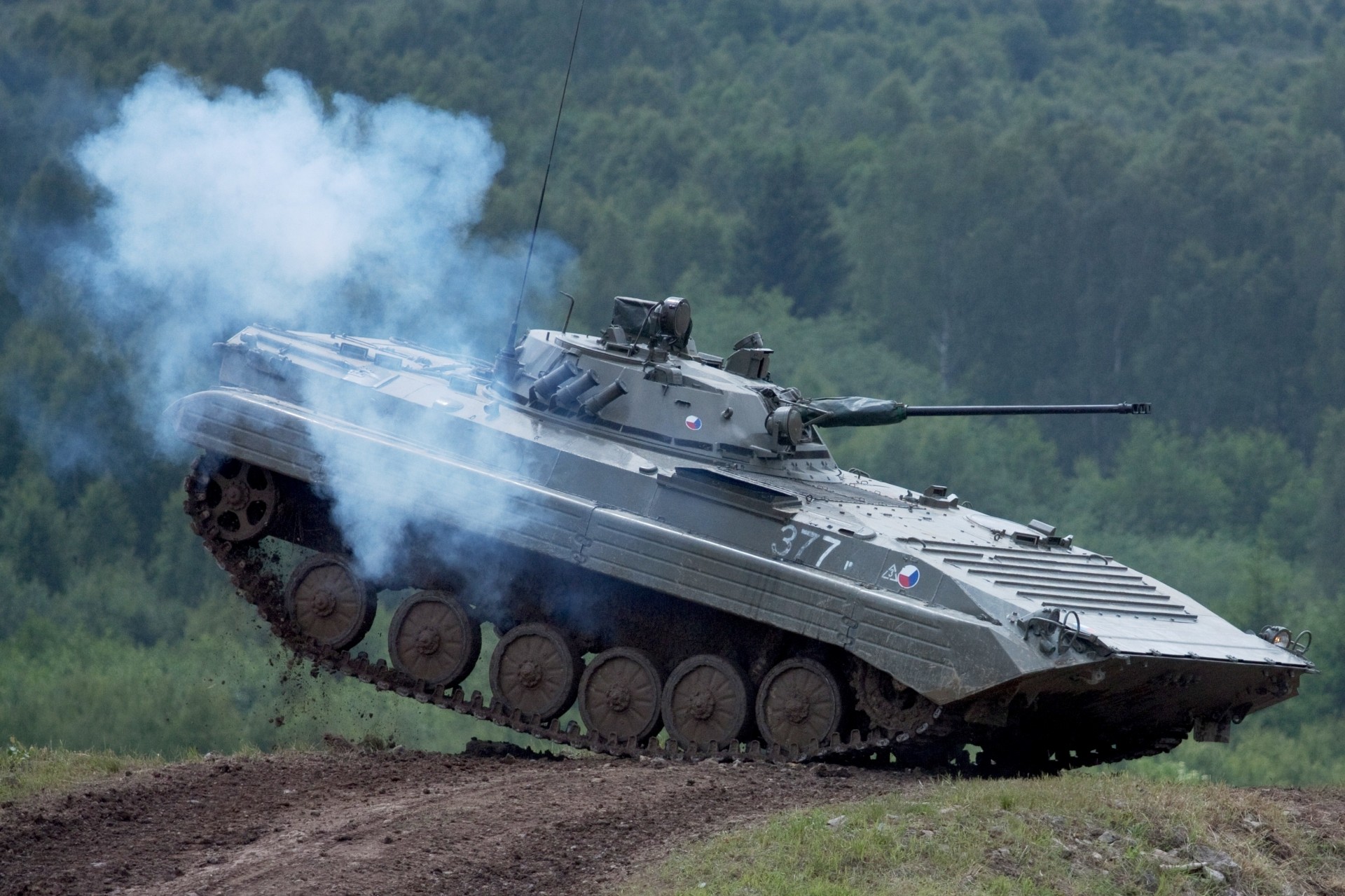 véhicule de combat d infanterie saut étoile exercice bmp