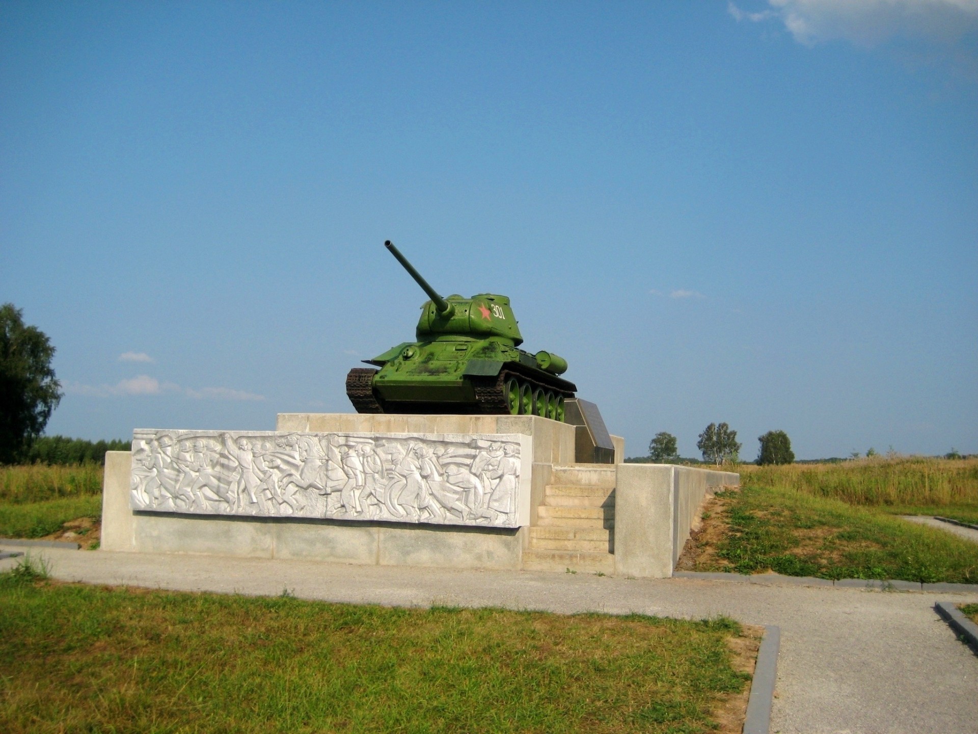 monumento t-34-85 borodino serbatoio campo