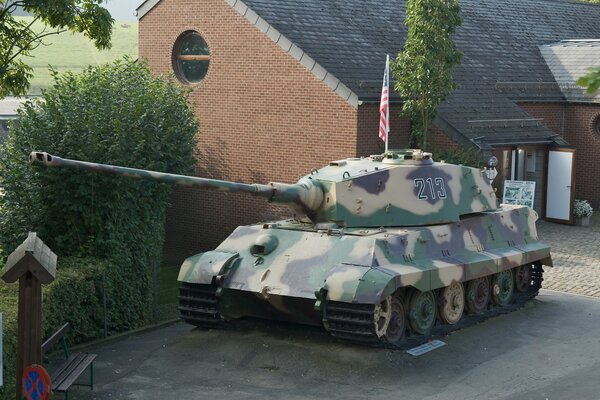 Tanque restaurado en el Museo