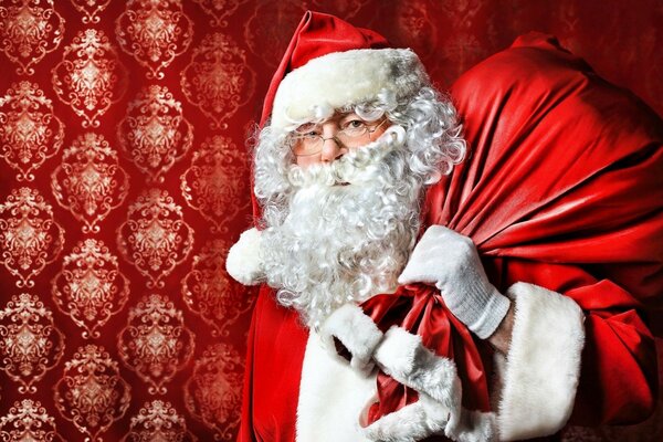 Babbo Natale con la barba e il sacchetto dei regali