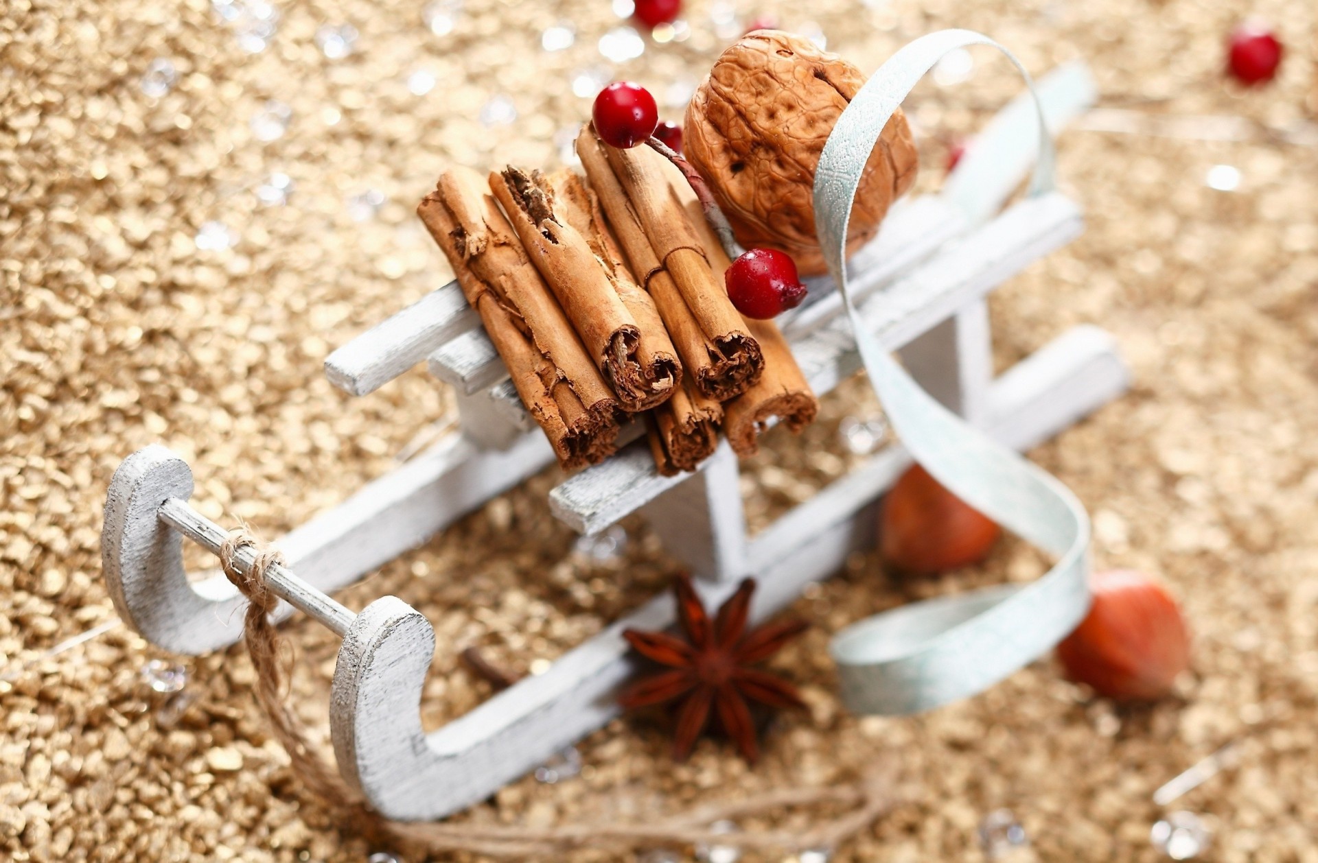 christmas new year holiday sledge cinnamon