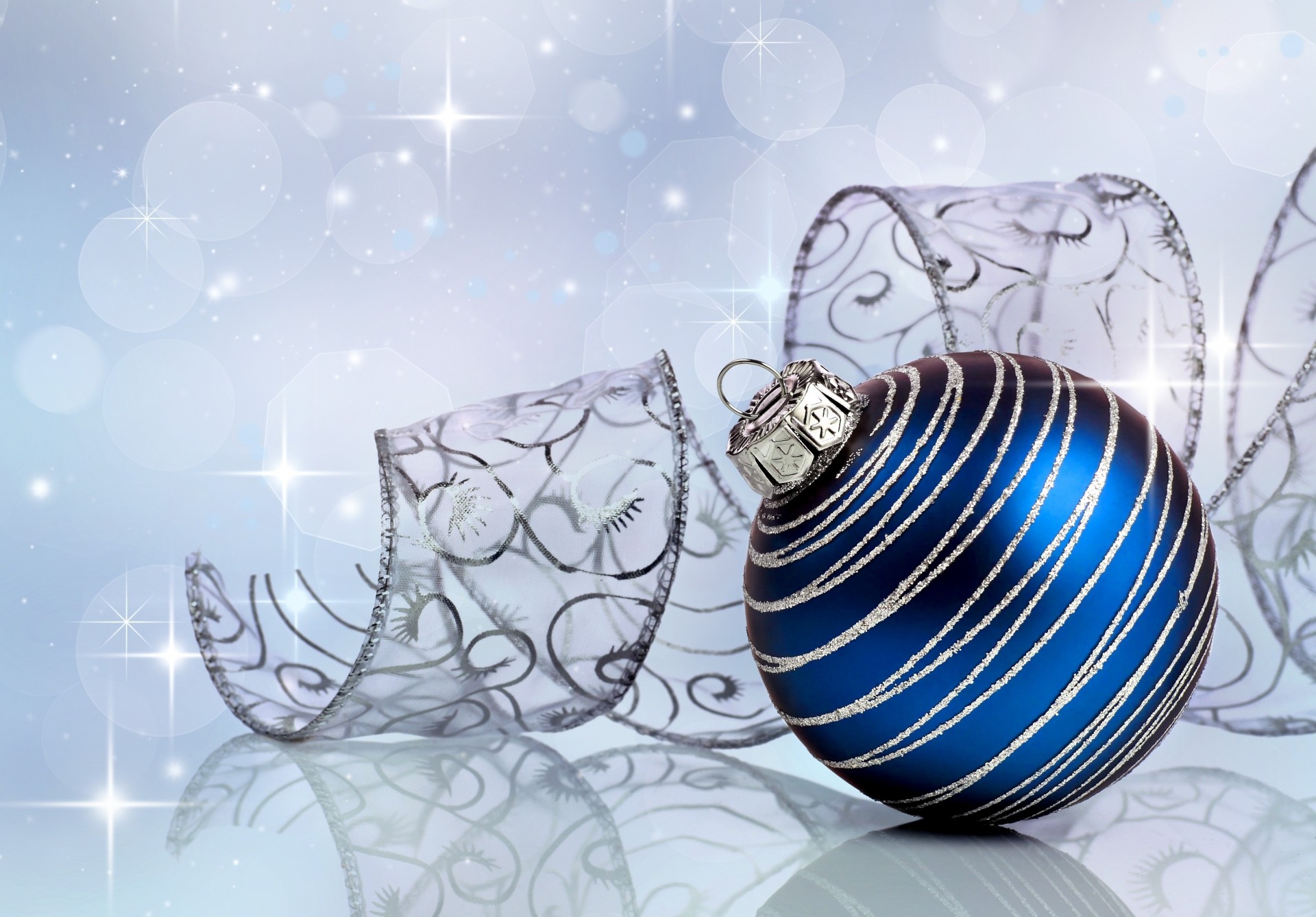 boule noël nouvel an motifs argent bleu ciel ruban décoration jouets vacances