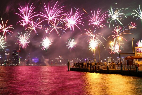 Città di fuochi d artificio luminosi in Australia