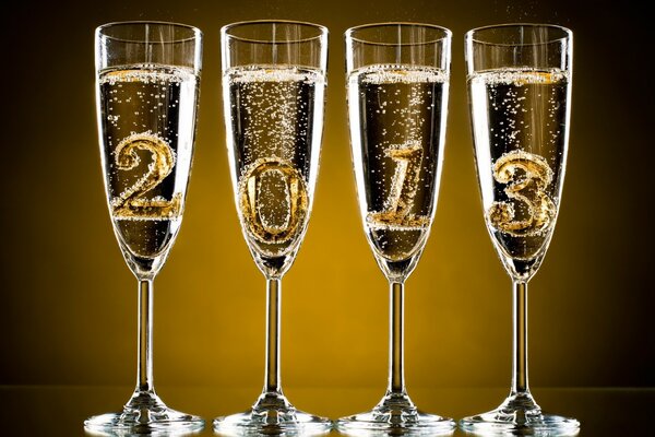Champagner bringt den Urlaub näher, das neue Jahr 2013