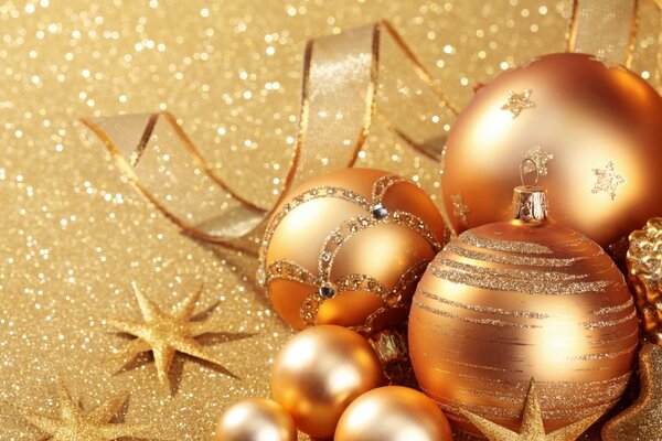 Ornamenti palle d oro per l albero di Natale