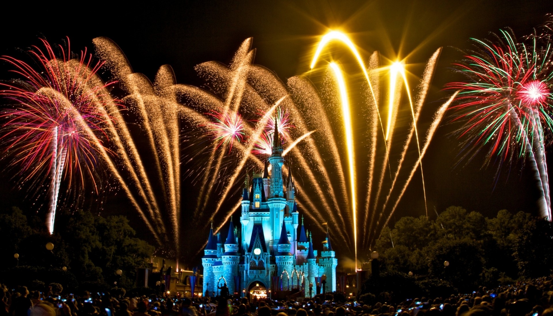 noche fuegos artificiales disney reino mágico árbol de navidad decoración