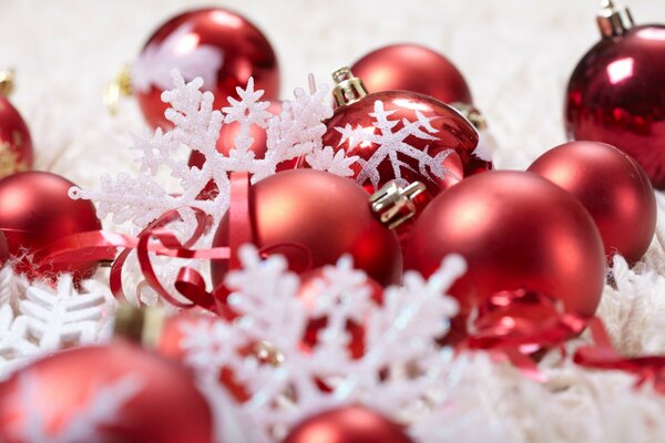Christmas tree toys , red balls , snowflakes , ribbons